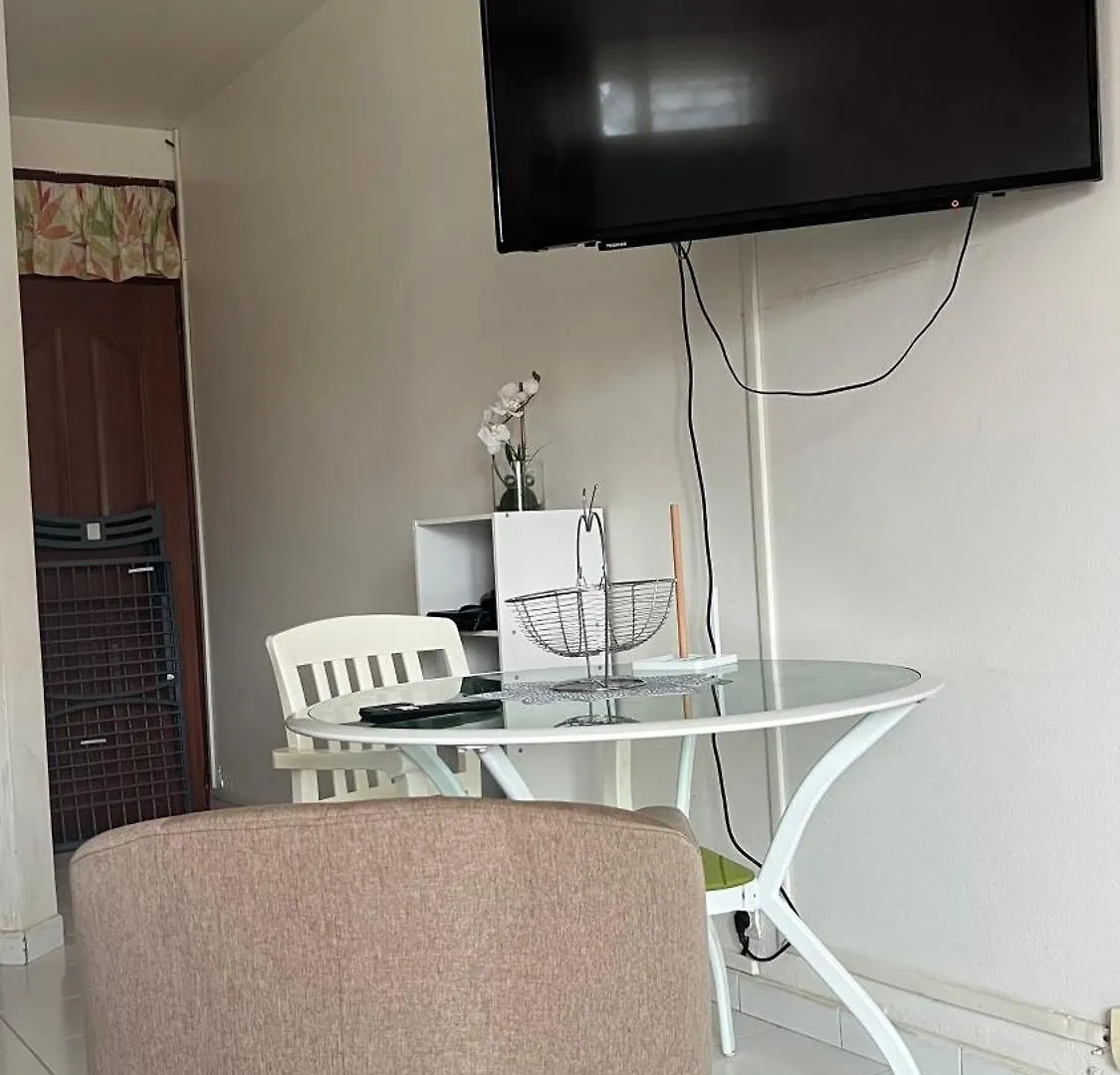 Appartement F2 Rosalinda Les Abymes Holiday home